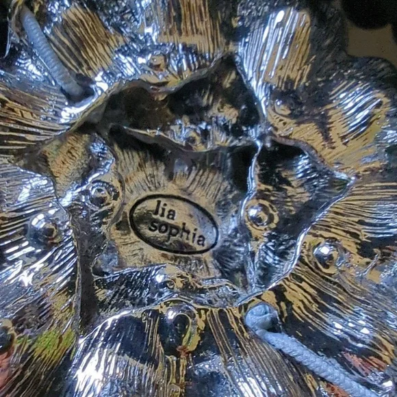 NWT - Lia Sophia Nordica Crystal Flower Bracelet with Gray Resin Beads - Picture 8 of 11